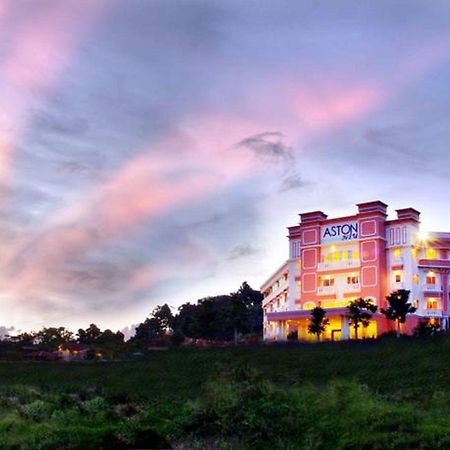 Aston Niu Manokwari Hotel & Conference Center Exterior foto