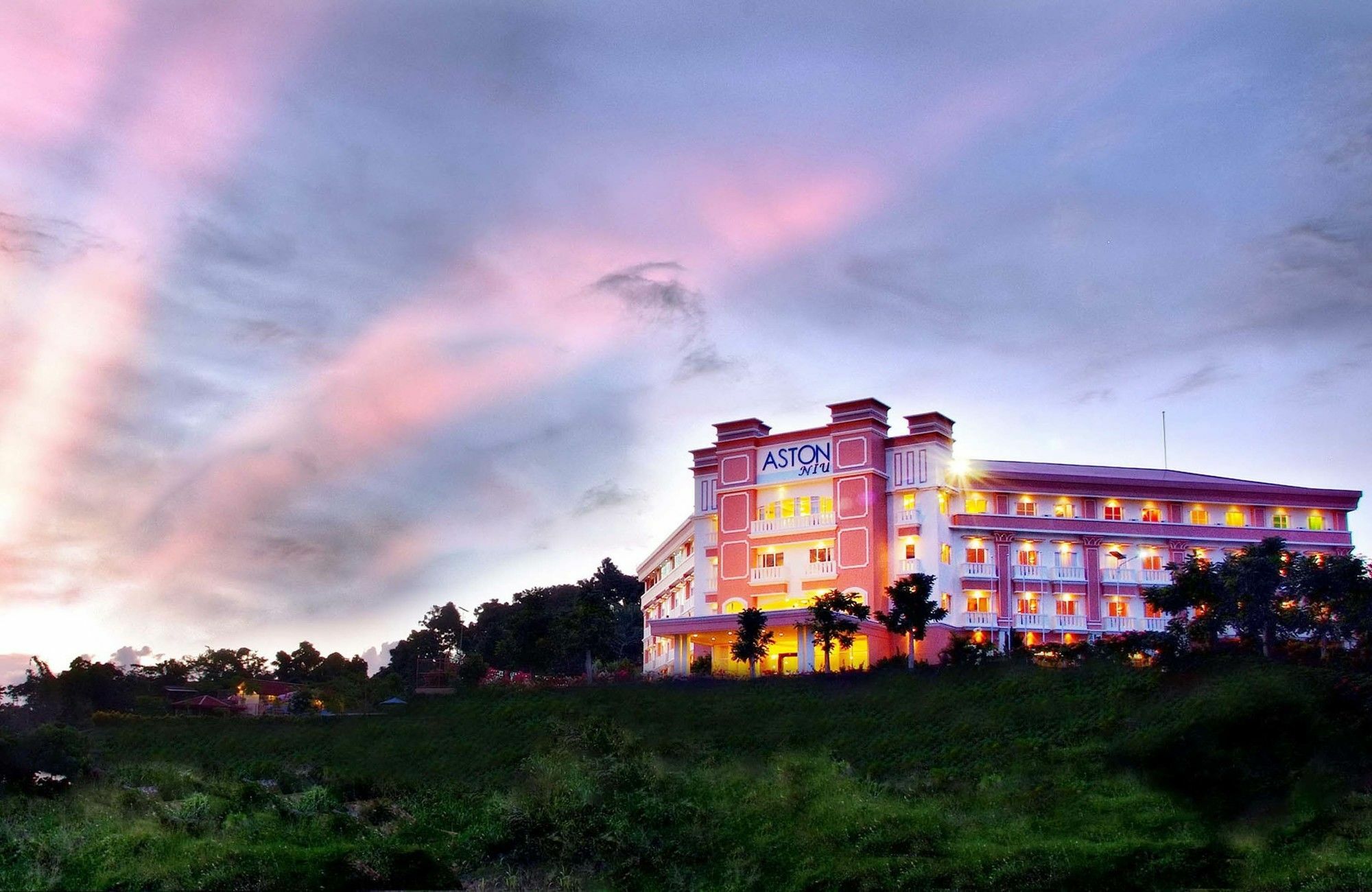 Aston Niu Manokwari Hotel & Conference Center Exterior foto