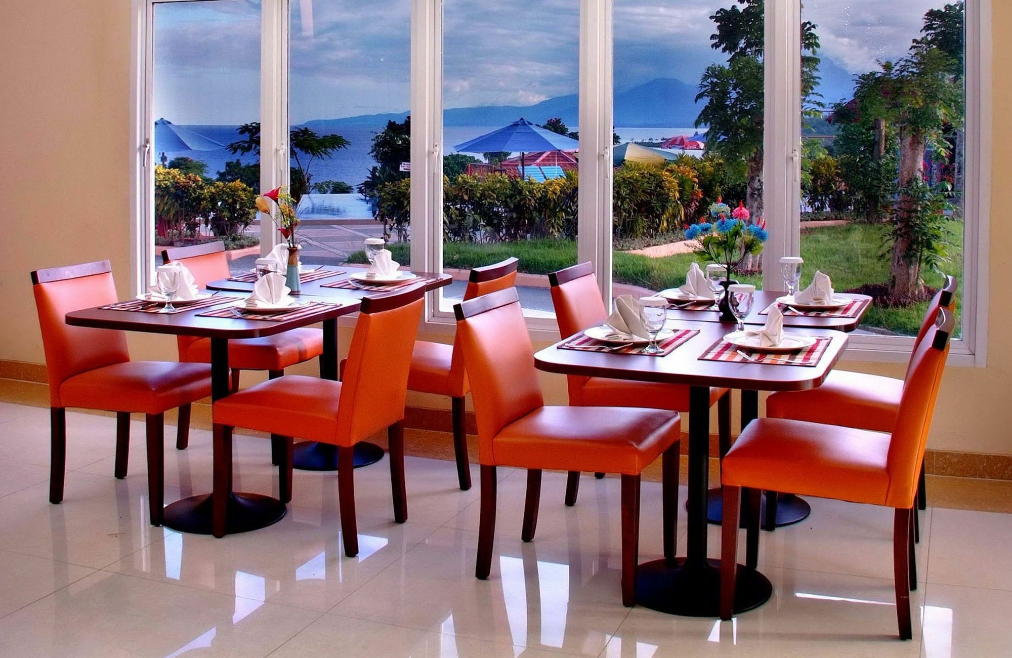 Aston Niu Manokwari Hotel & Conference Center Exterior foto